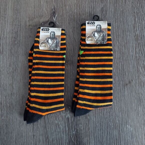 Star Wars Mandalorian Men's Crew Socks Baby Yoda Grogu Shoe Size 6.5-12 - Picture 1 of 3